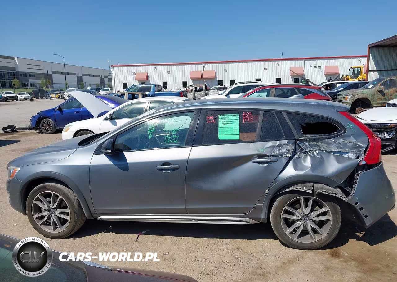 2018 Volvo V60 Cross Country T5 VIN:YV440MWK7J2054836 - 14