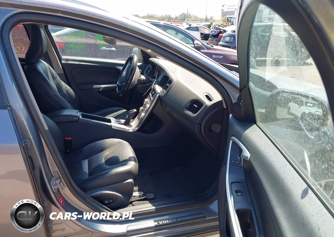2018 Volvo V60 Cross Country T5 VIN:YV440MWK7J2054836 - 5
