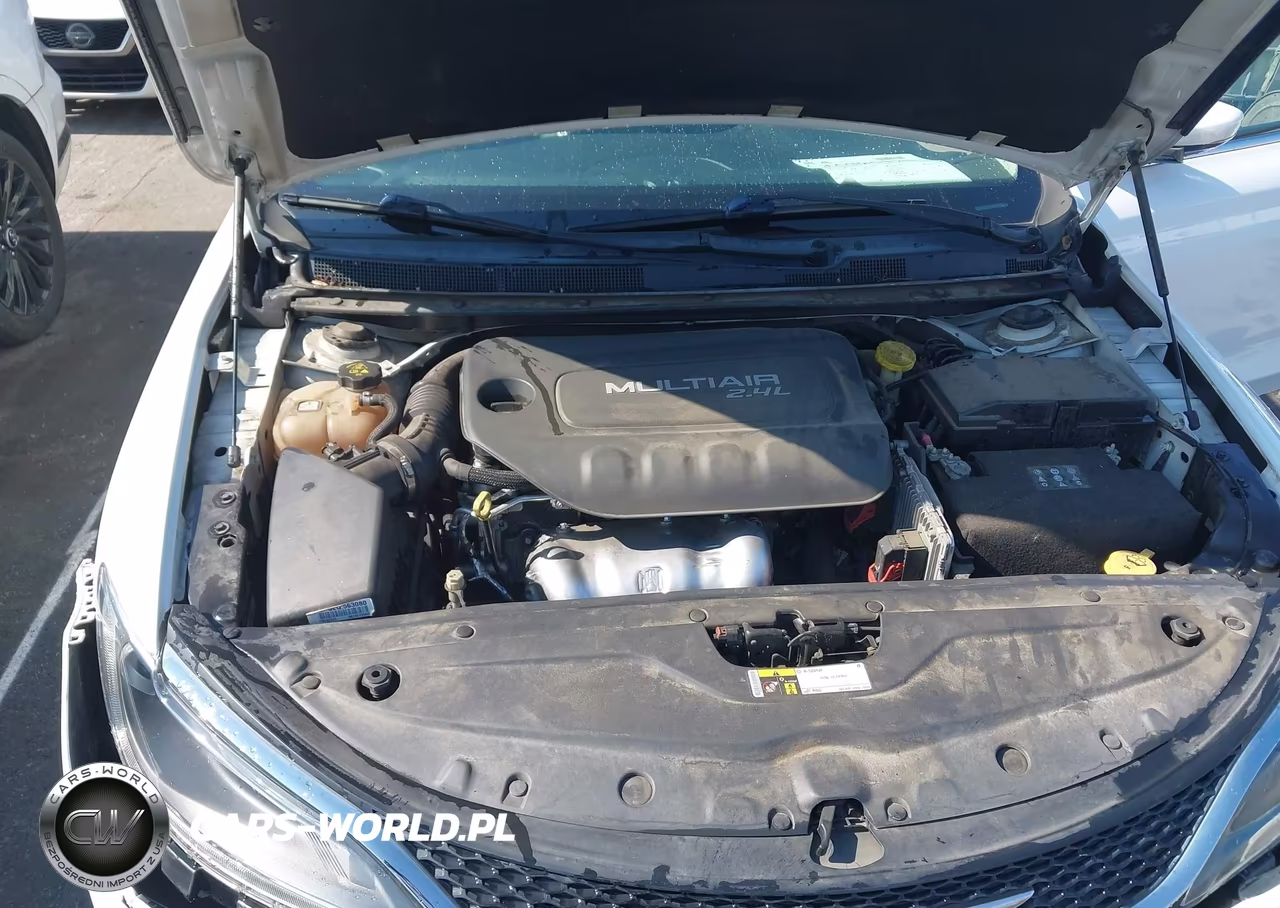 2015 Chrysler 200 C VIN:1C3CCCCB3FN592433 - 10