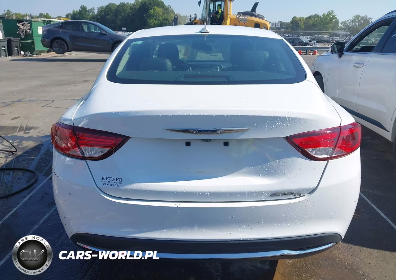 2015 Chrysler 200 C VIN:1C3CCCCB3FN592433 - 16
