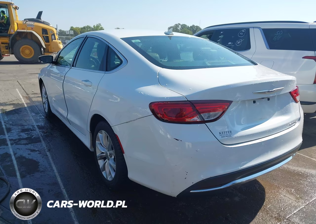 2015 Chrysler 200 C VIN:1C3CCCCB3FN592433 - 3