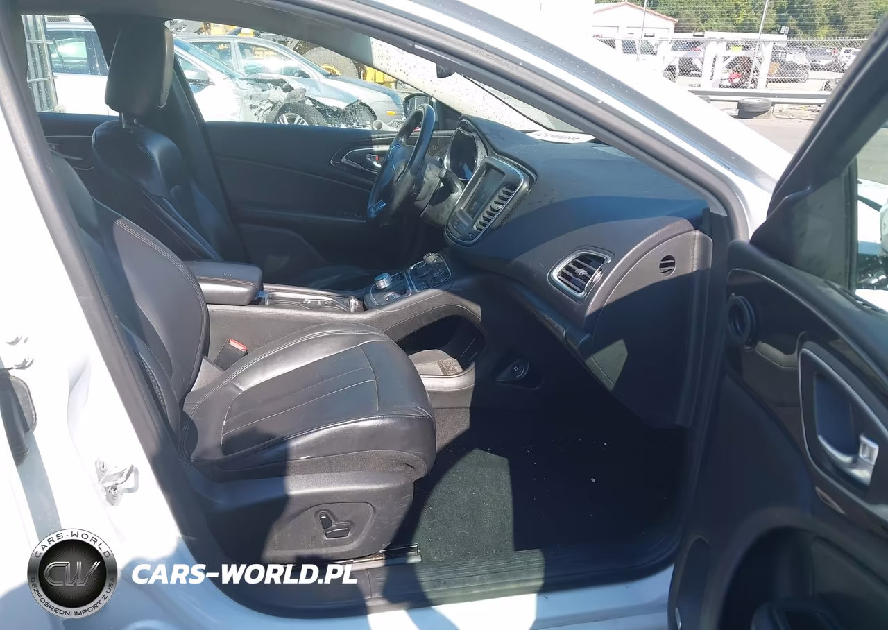 2015 Chrysler 200 C VIN:1C3CCCCB3FN592433 - 5