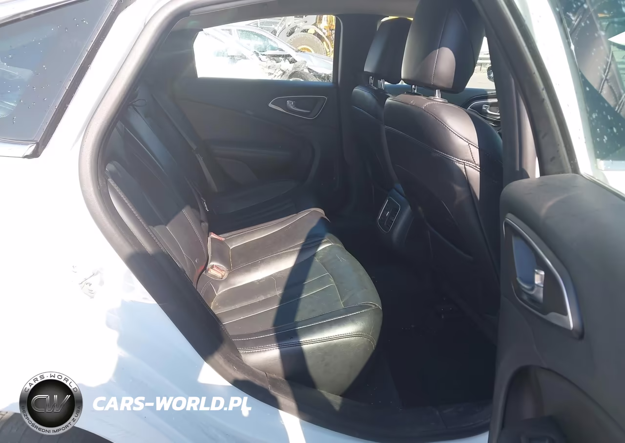 2015 Chrysler 200 C VIN:1C3CCCCB3FN592433 - 8