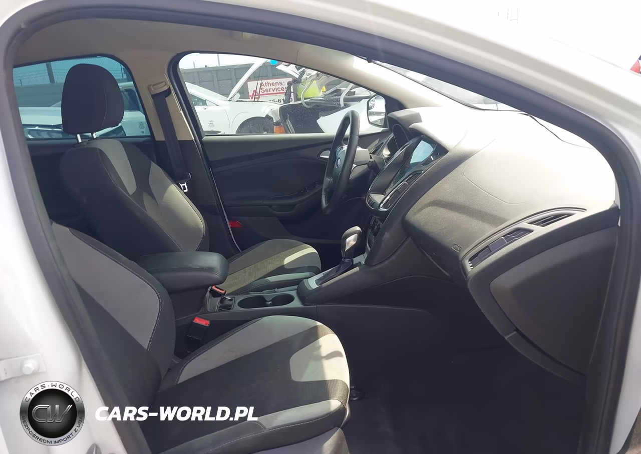 2014 Ford Focus Se VIN:1FADP3K21EL461457 - 5