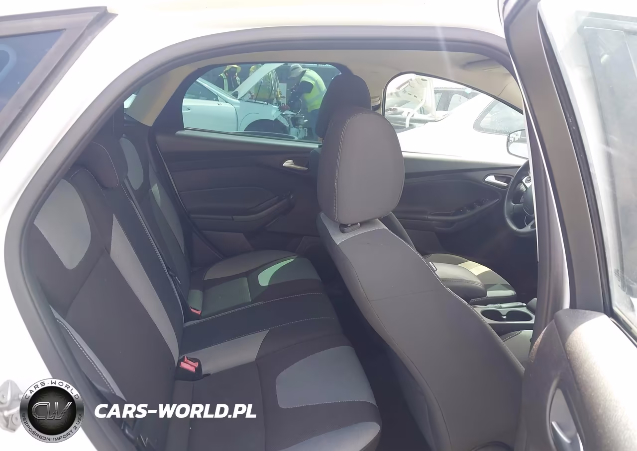 2014 Ford Focus Se VIN:1FADP3K21EL461457 - 8