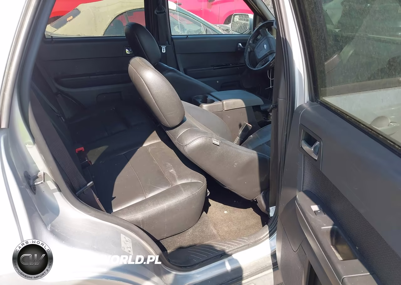 2010 Ford Escape Limited VIN:1FMCU0E77AKD45177 - 8