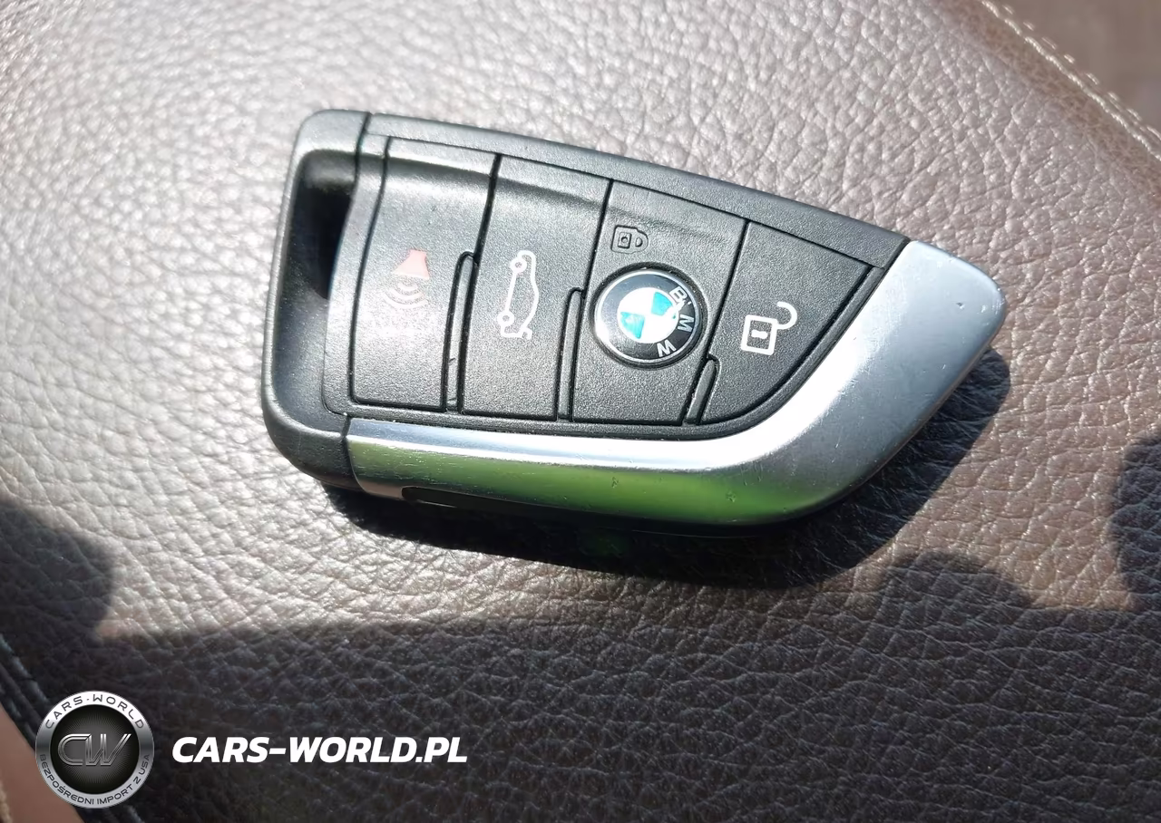 2017 BMW X1 xDrive28I VIN:WBXHT3Z32H4A56864 - 11