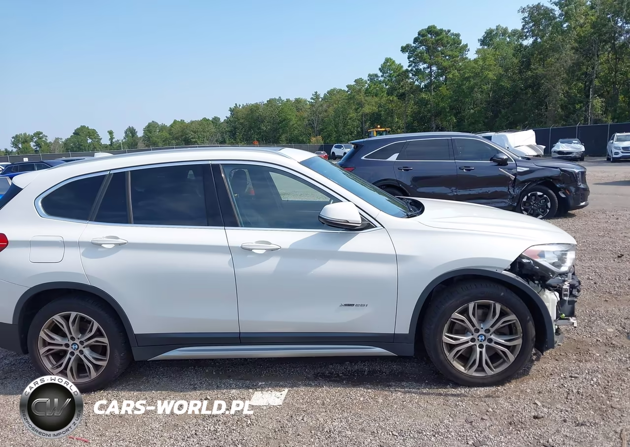 2017 BMW X1 xDrive28I VIN:WBXHT3Z32H4A56864 - 14