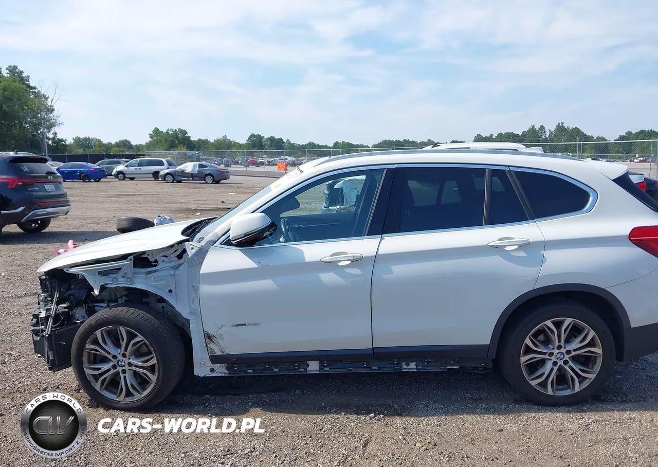 2017 BMW X1 xDrive28I VIN:WBXHT3Z32H4A56864 - 15