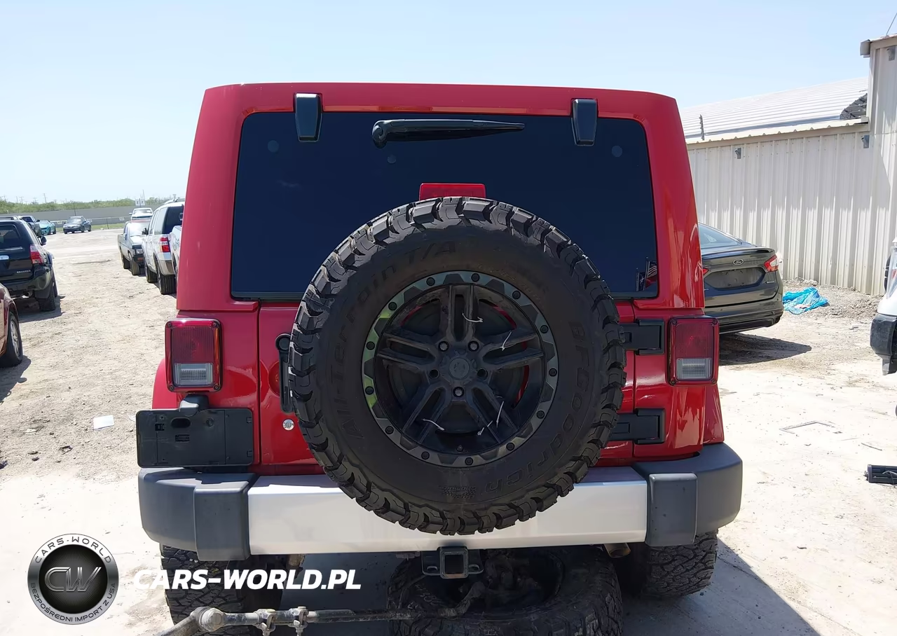 2014 Jeep Wrangler Unlimited Sahara VIN:1C4BJWEG8EL105244 - 16