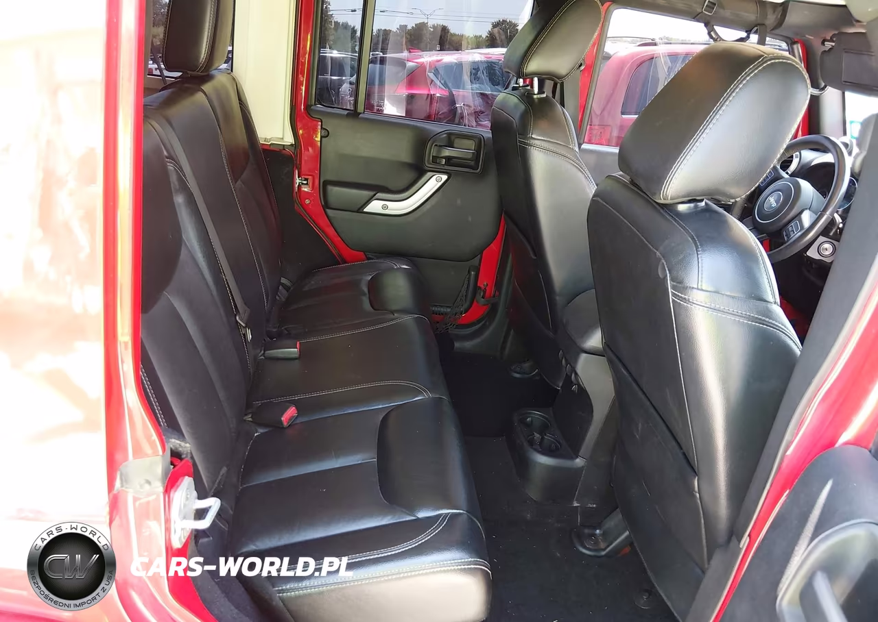 2014 Jeep Wrangler Unlimited Sahara VIN:1C4BJWEG8EL105244 - 8
