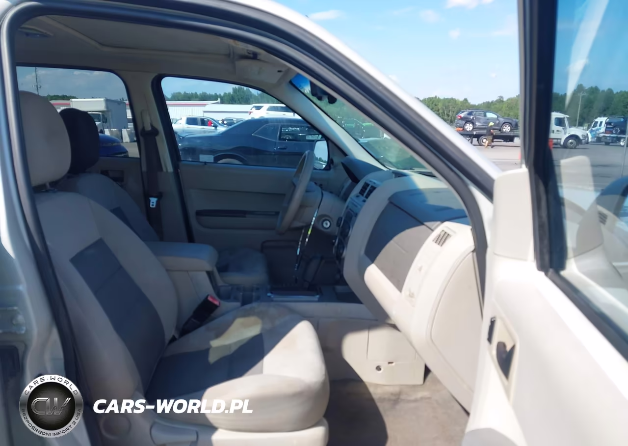 2008 Ford Escape Xlt VIN:1FMCU03Z38KD14930 - 5