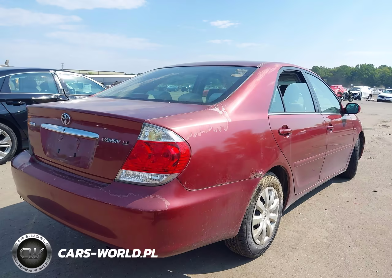 2005 Toyota Camry Le VIN:4T1BE32KX5U058333 - 4