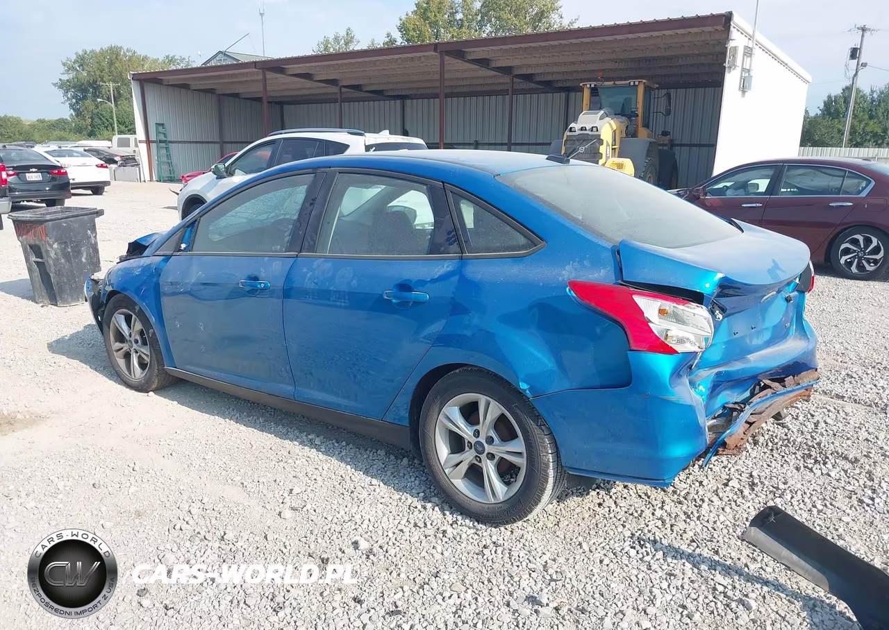 2014 Ford Focus Se VIN:1FADP3F2XEL404958 - 3