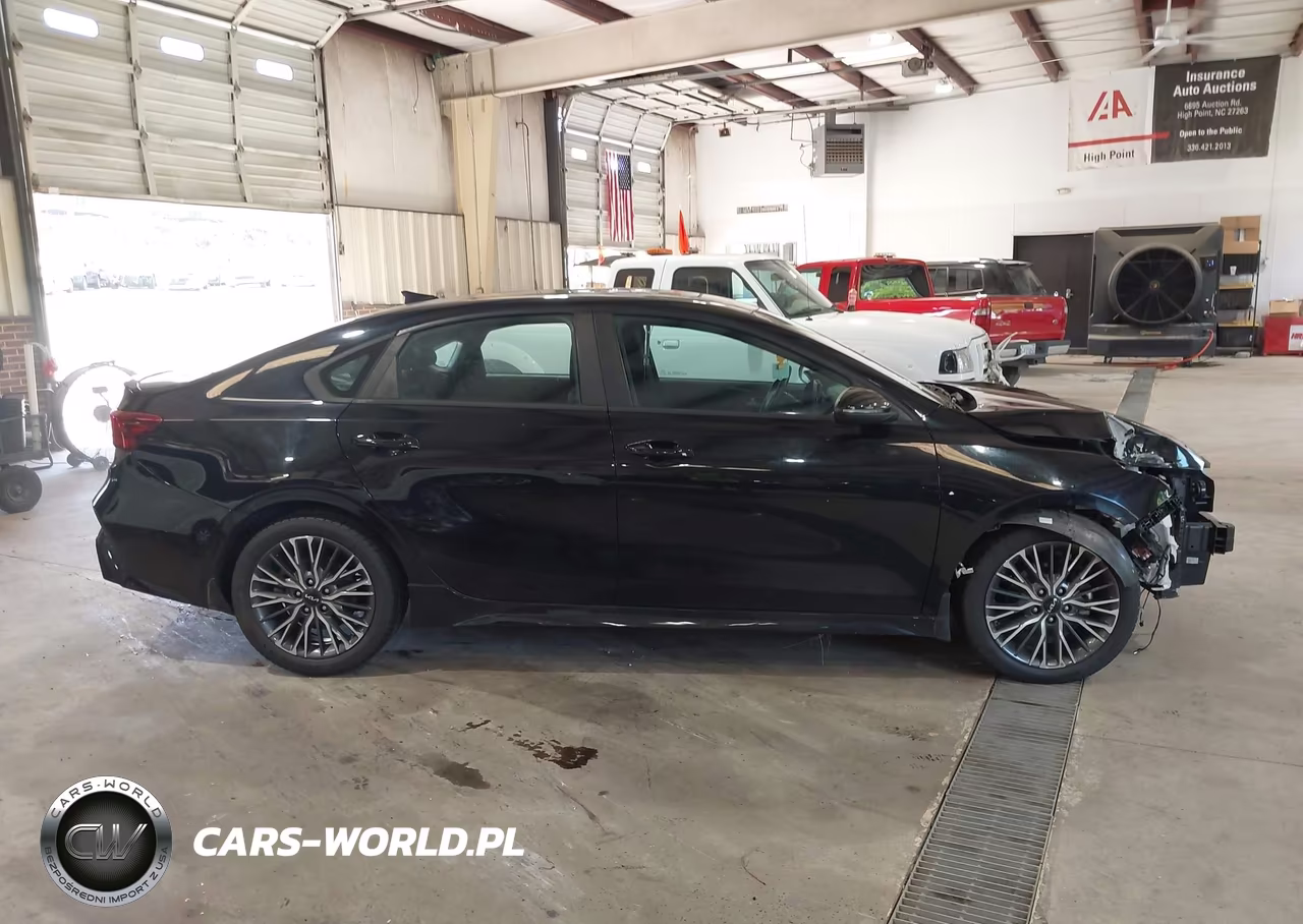2023 Kia Forte Gt-Line VIN:3KPF54AD9PE588664 - 13