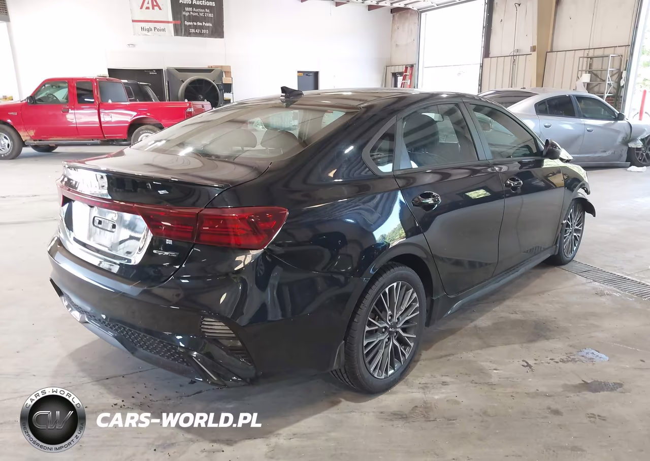 2023 Kia Forte Gt-Line VIN:3KPF54AD9PE588664 - 4