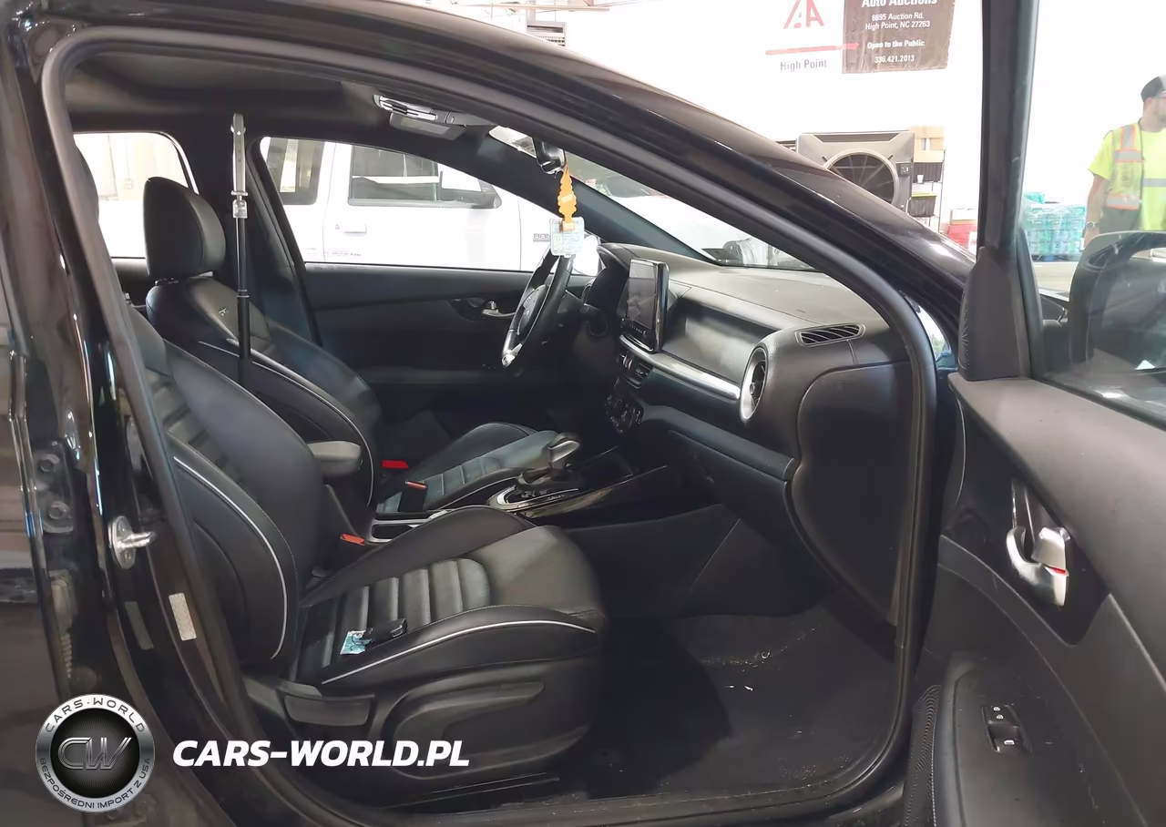 2023 Kia Forte Gt-Line VIN:3KPF54AD9PE588664 - 5