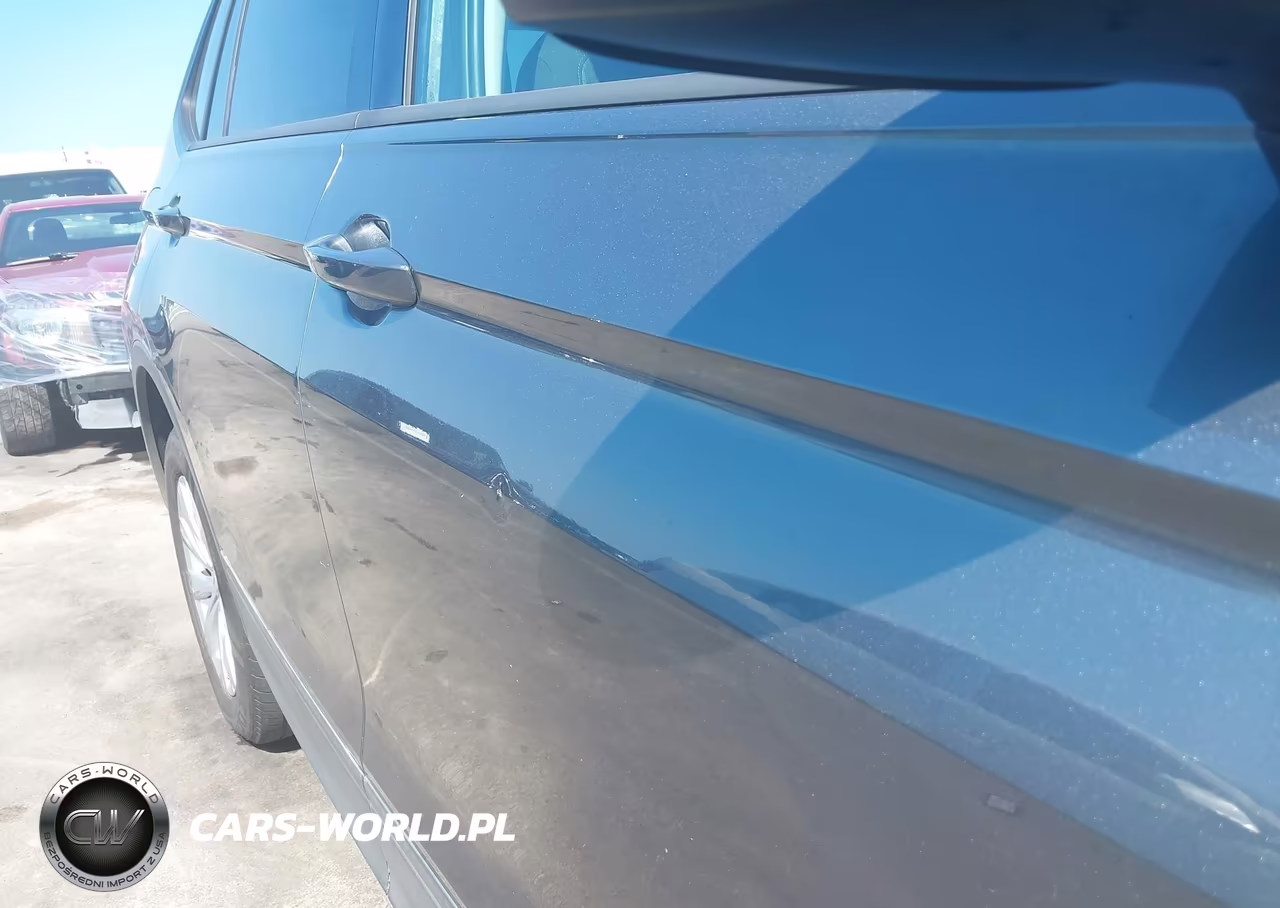 2018 Volkswagen Tiguan 2.0T S VIN:3VV1B7AX5JM111937 - 18