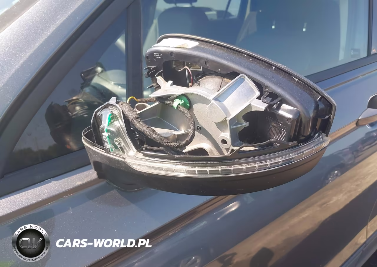 2018 Volkswagen Tiguan 2.0T S VIN:3VV1B7AX5JM111937 - 19