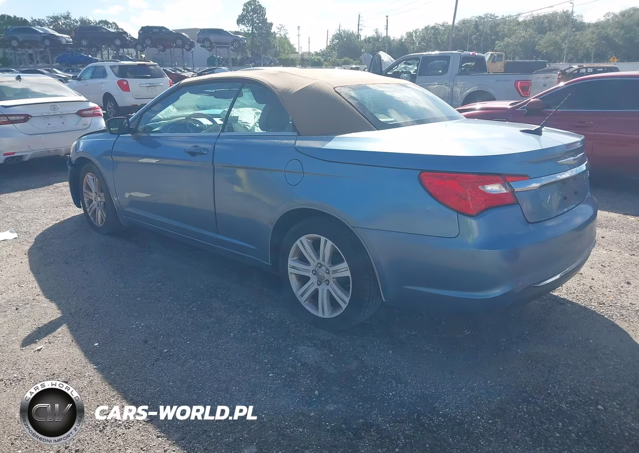 2011 Chrysler 200 Touring VIN:1C3BC2EG8BN568329 - 3