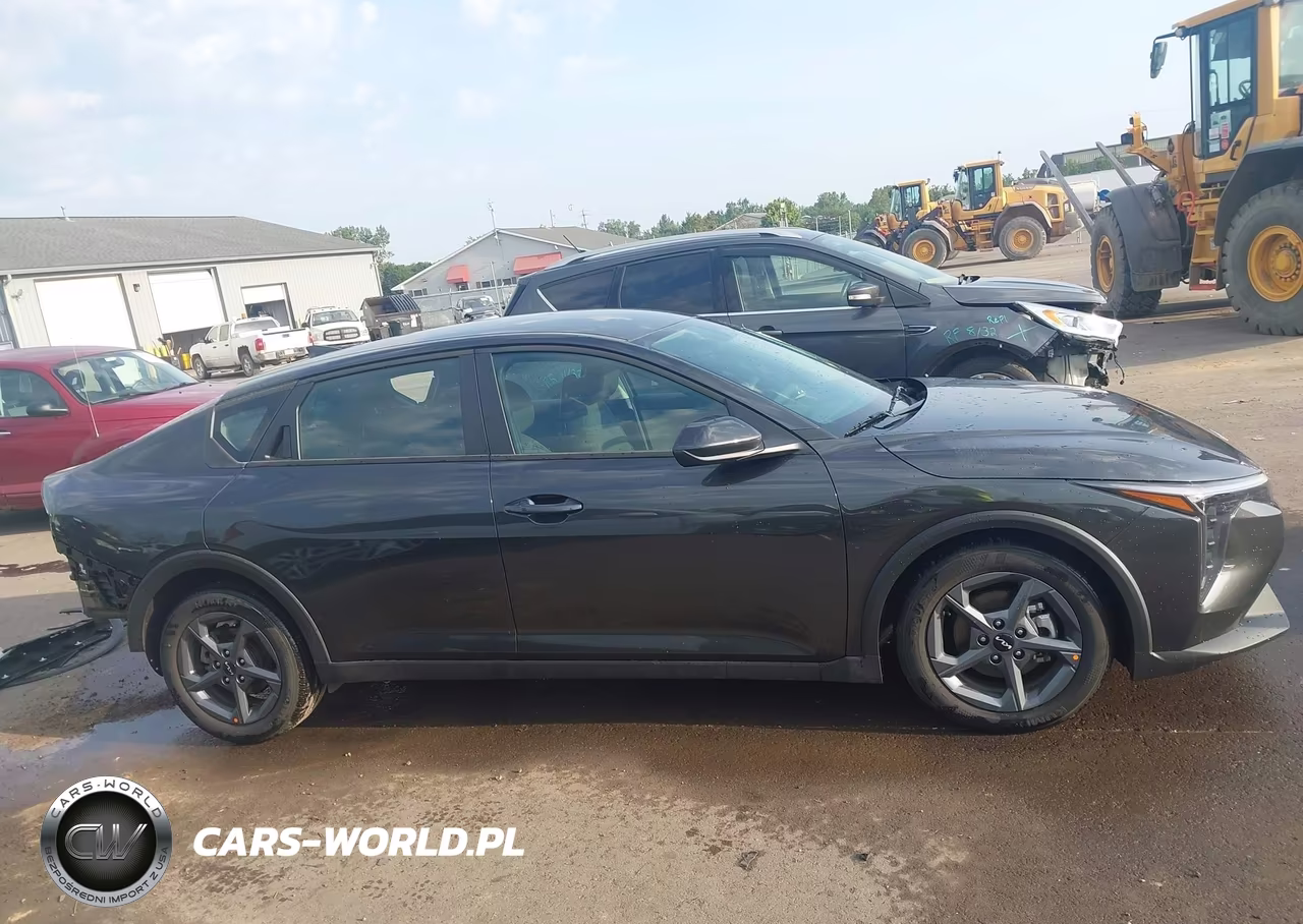 2025 Kia K4 Lxs VIN:3KPFT4DE1SE238447 - 14