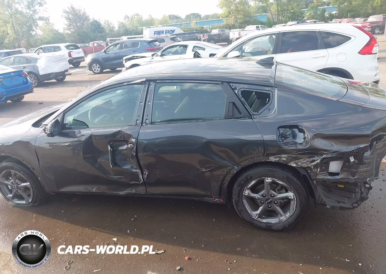 2025 Kia K4 Lxs VIN:3KPFT4DE1SE238447 - 15