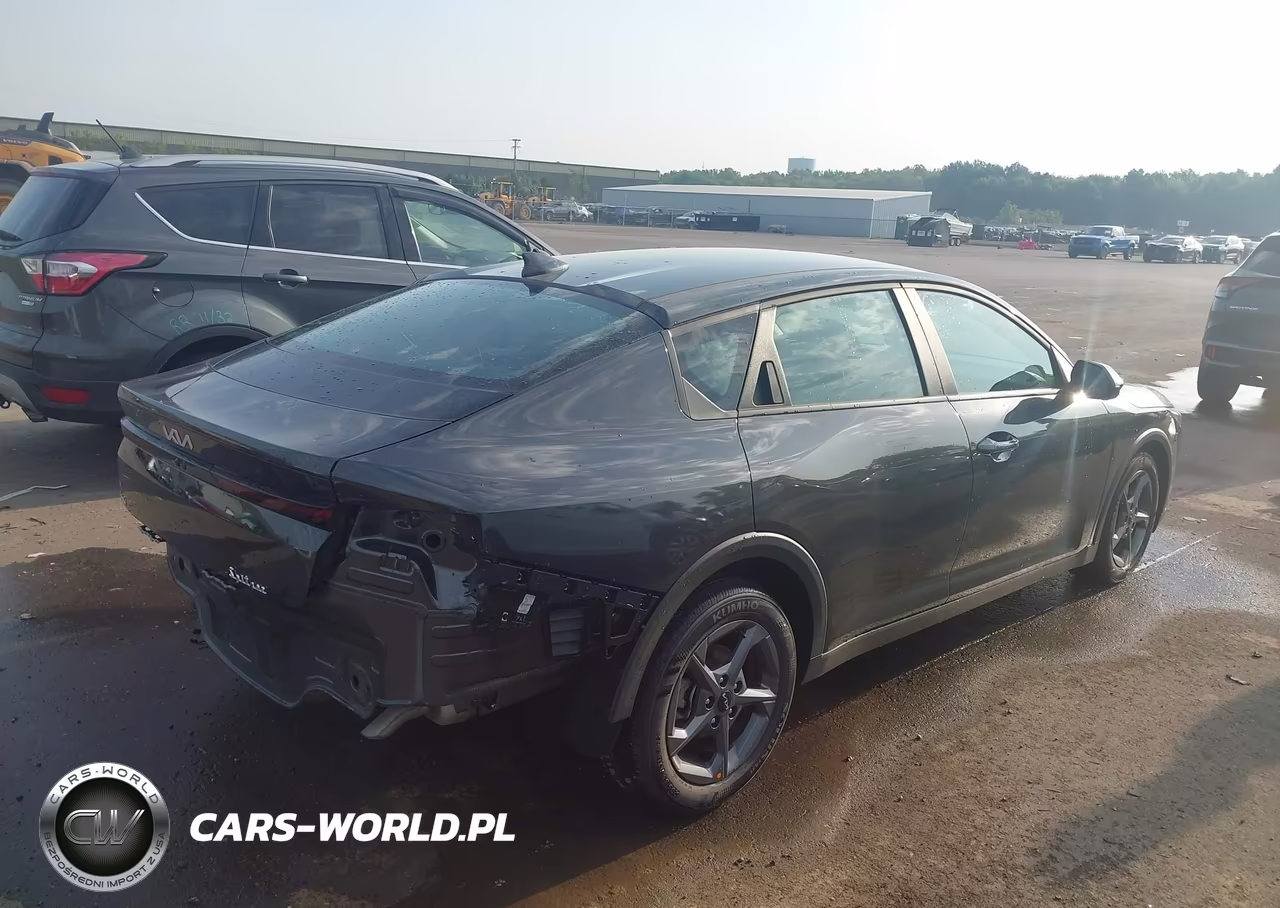 2025 Kia K4 Lxs VIN:3KPFT4DE1SE238447 - 4