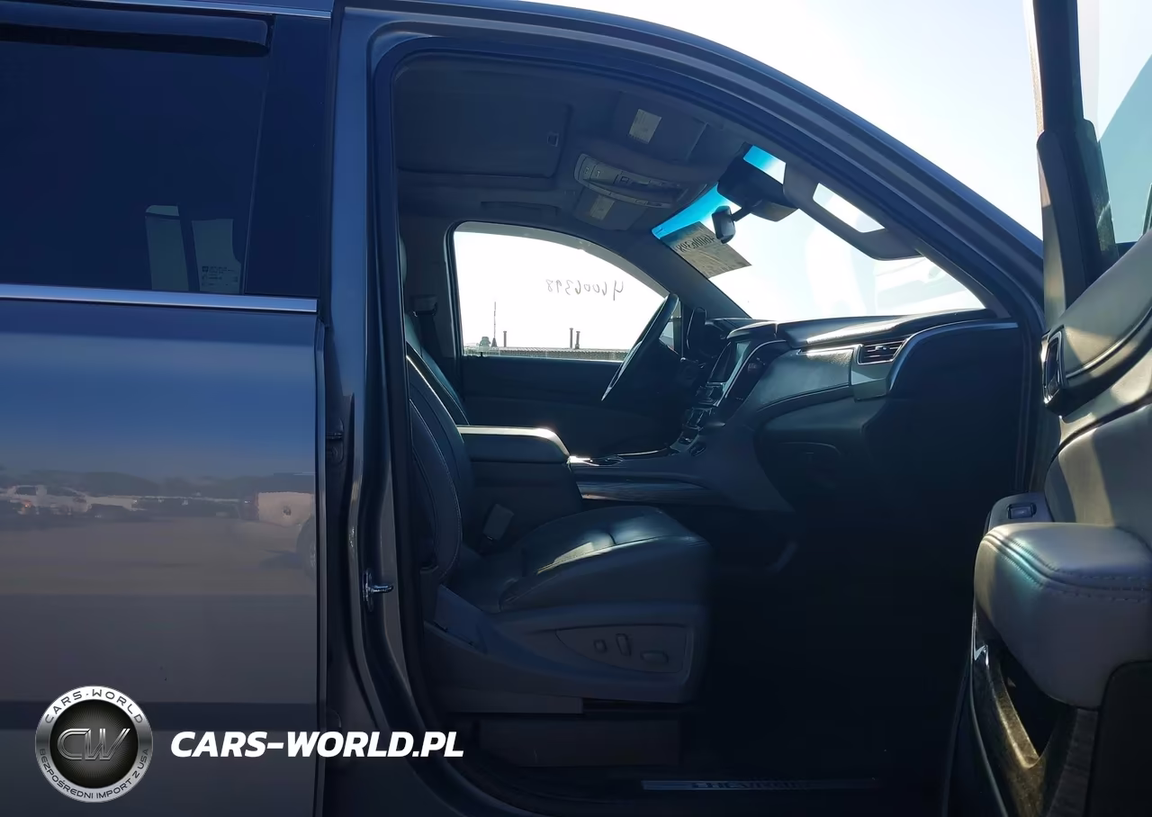 2019 Chevrolet Suburban Lt VIN:1GNSKHKC7KR204244 - 5