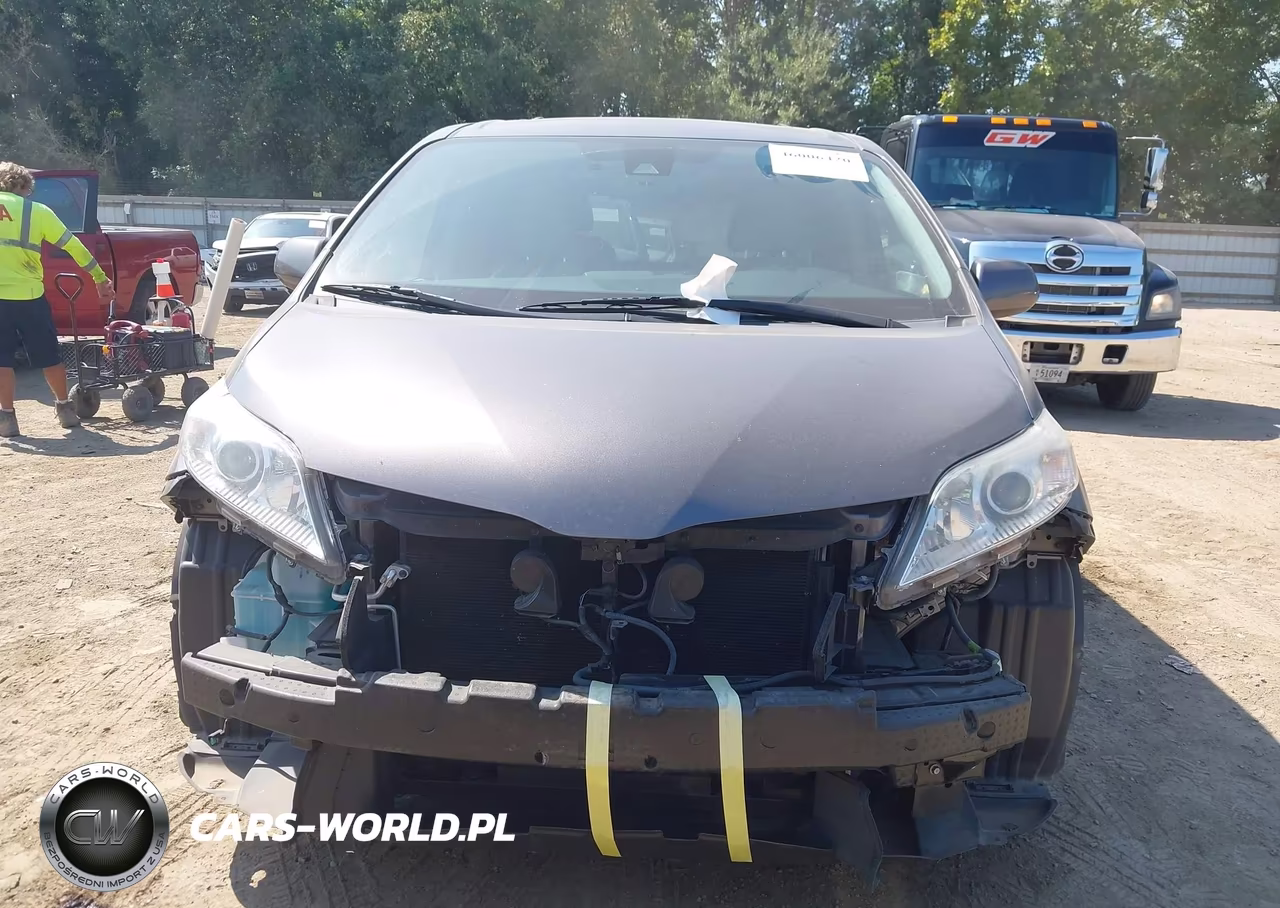 2018 Toyota Sienna Xle 8 Passenger VIN:5TDYZ3DC9JS929973 - 12