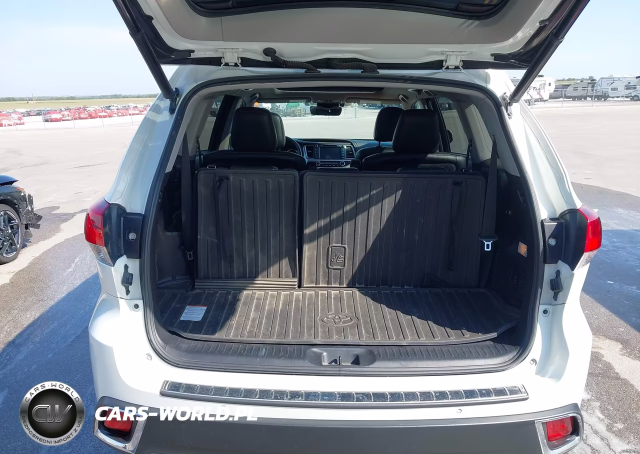 2017 Toyota Highlander Limited Platinum VIN:5TDDZRFH5HS428843 - 18