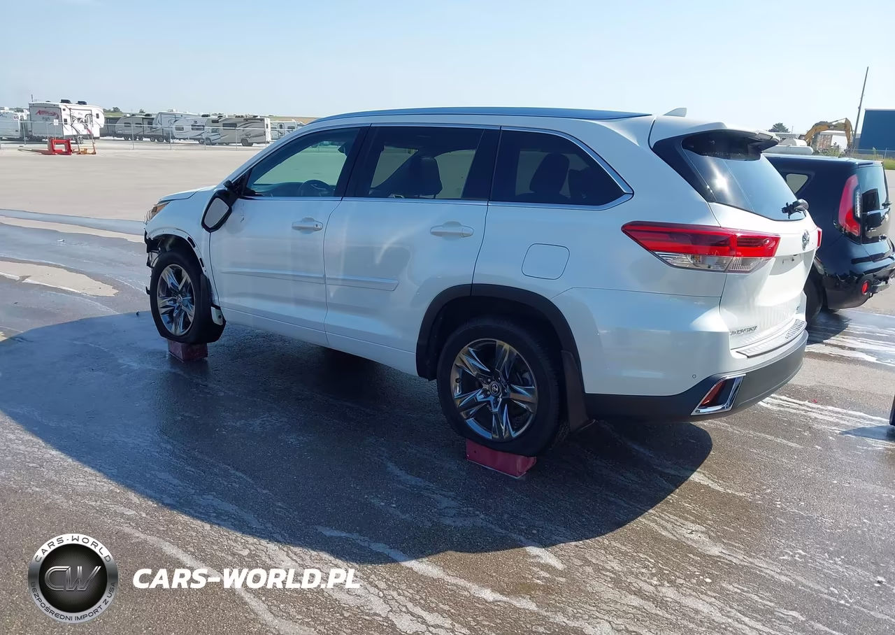 2017 Toyota Highlander Limited Platinum VIN:5TDDZRFH5HS428843 - 3