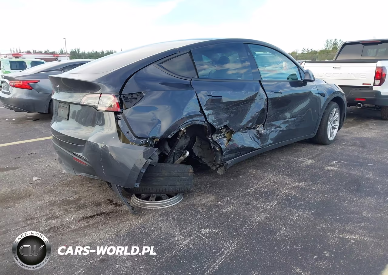 2024 Tesla Model Y Long Range Single Motor Rear-Wheel Drive-Rwd VIN:7SAYGDED3RF039636 - 4