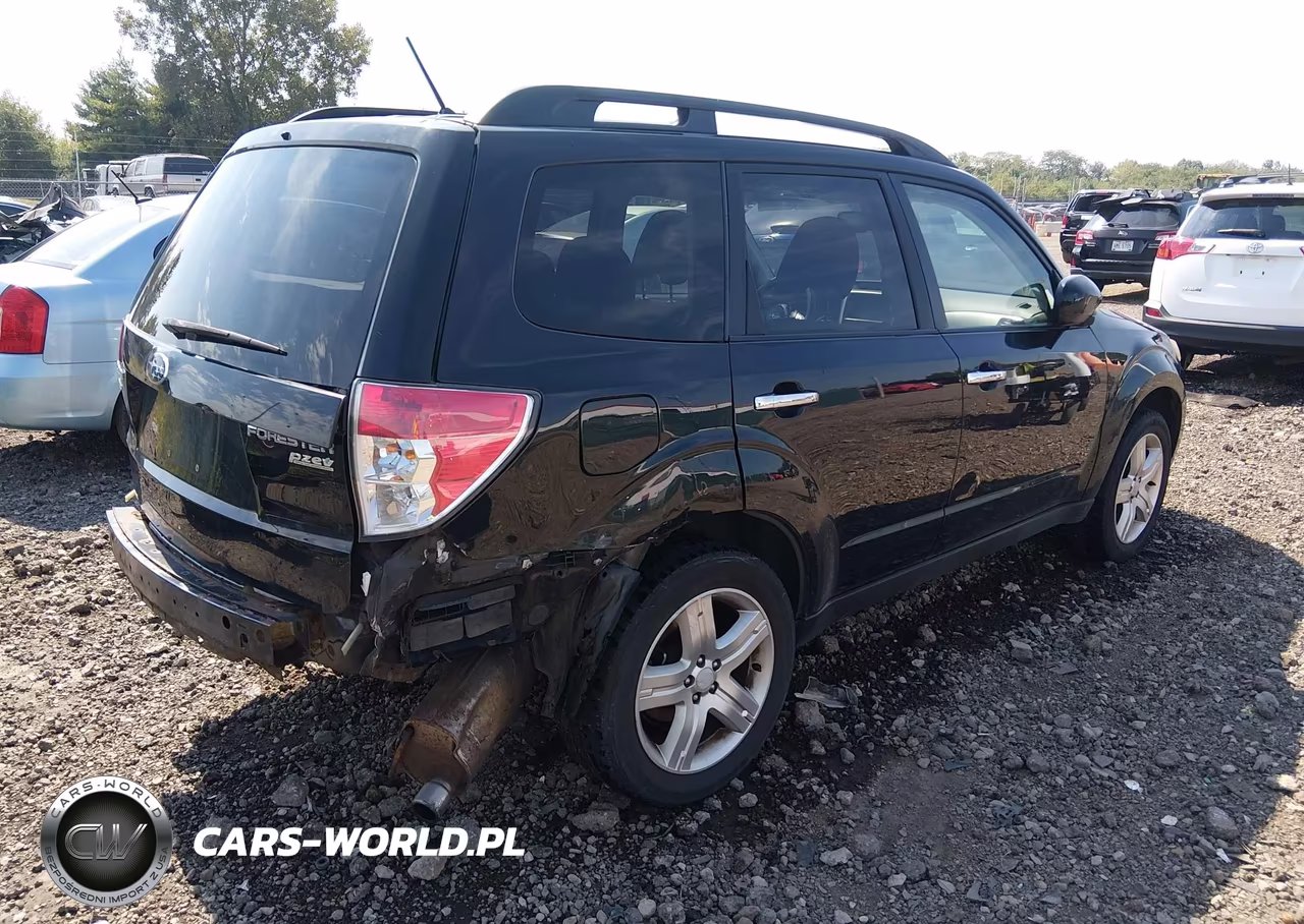 2010 Subaru Forester 2.5X Premium VIN:JF2SH6CC8AH792395 - 4