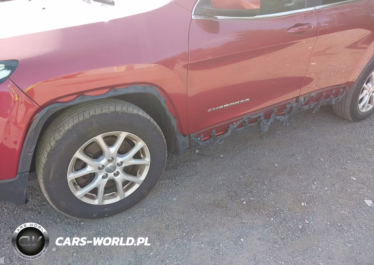 2015 Jeep Cherokee Latitude VIN:1C4PJMCB9FW610355 - 13