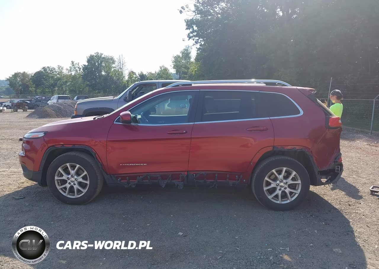 2015 Jeep Cherokee Latitude VIN:1C4PJMCB9FW610355 - 16