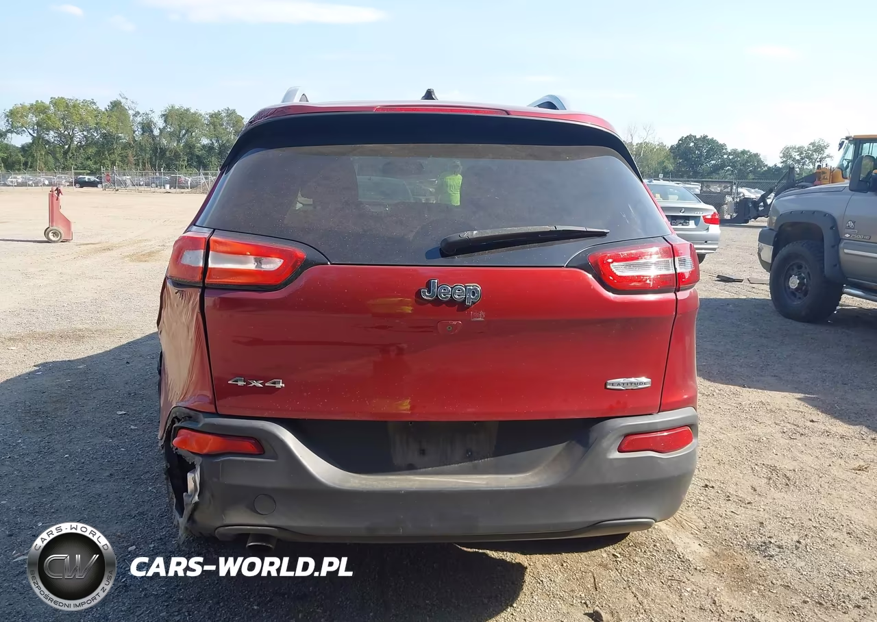 2015 Jeep Cherokee Latitude VIN:1C4PJMCB9FW610355 - 18