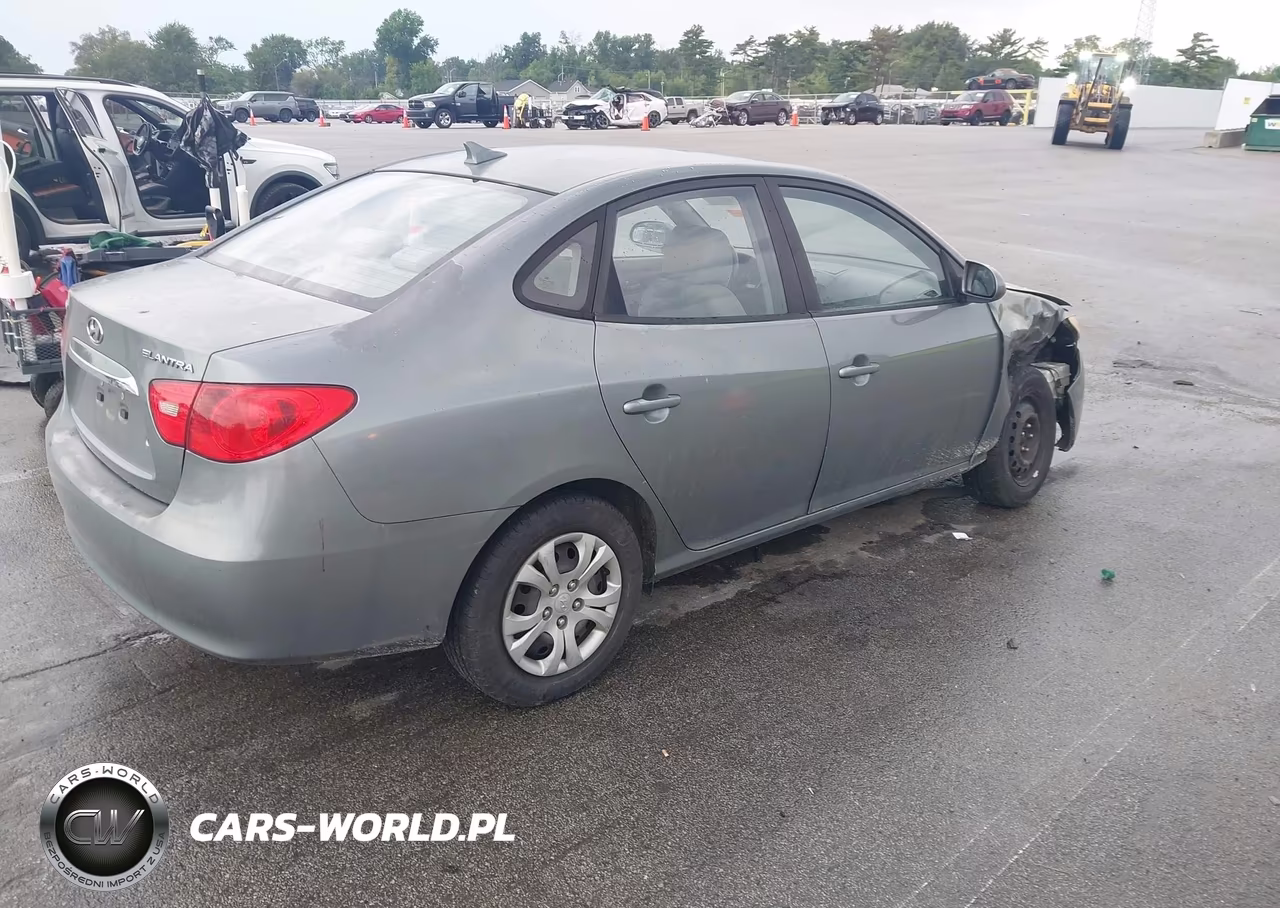 2010 Hyundai Elantra Gls VIN:KMHDU4AD3AU883094 - 4