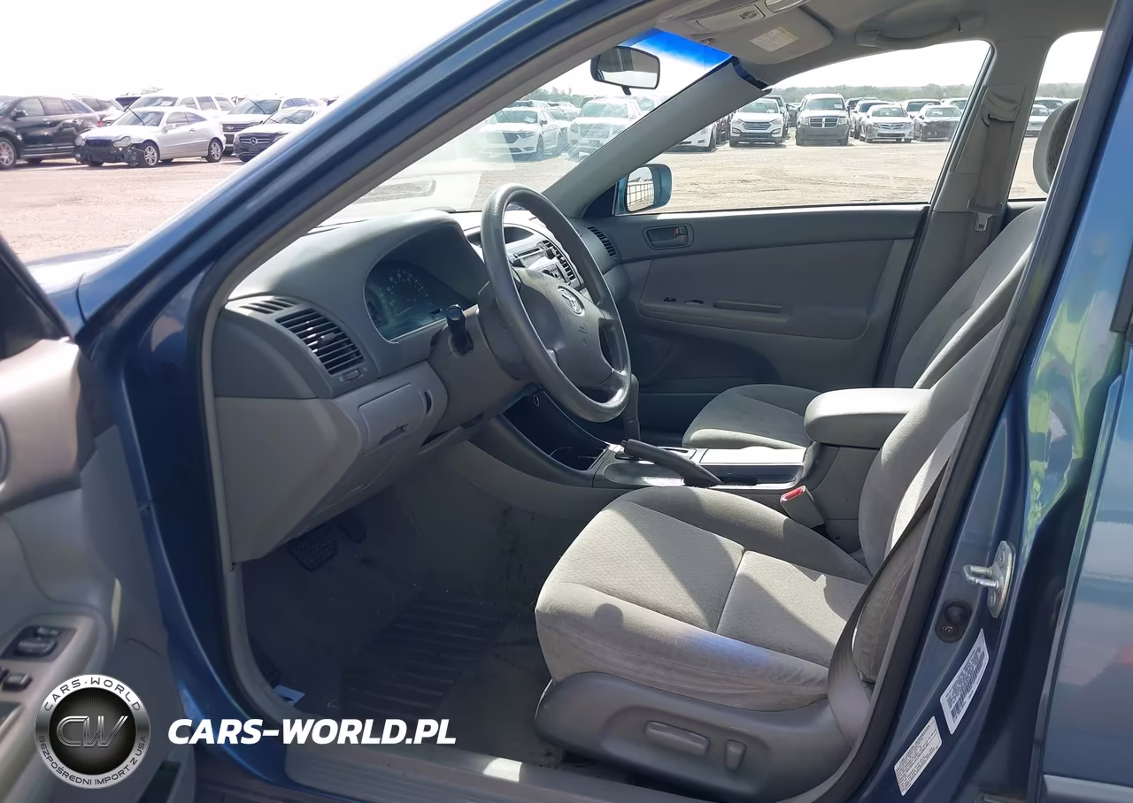2003 Toyota Camry Le VIN:4T1BE32K53U700955 - 12