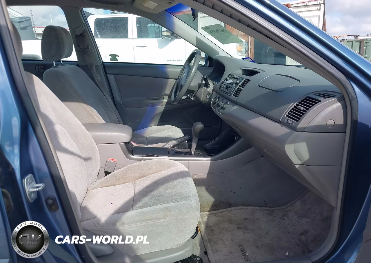 2003 Toyota Camry Le VIN:4T1BE32K53U700955 - 5