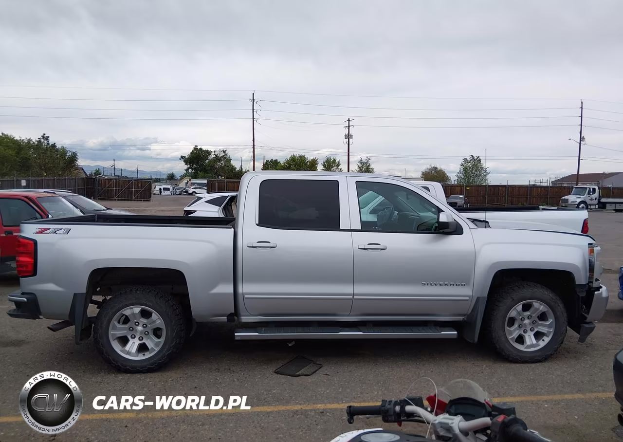 2018 Chevrolet Silverado 1500 2Lt VIN:3GCUKREC2JG233331 - 13
