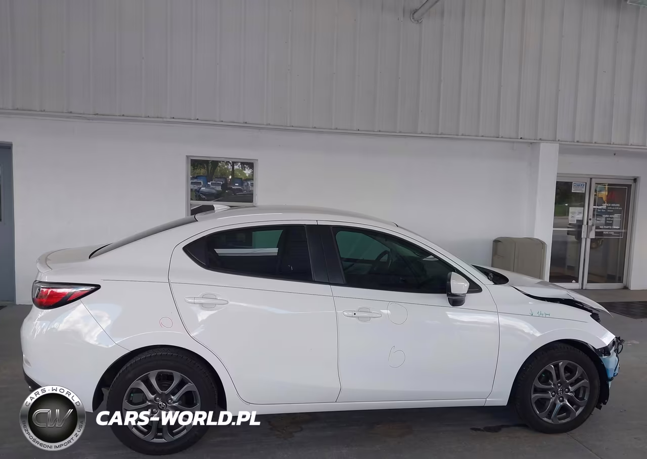 2019 Toyota Yaris Le VIN:3MYDLBYVXKY518647 - 14