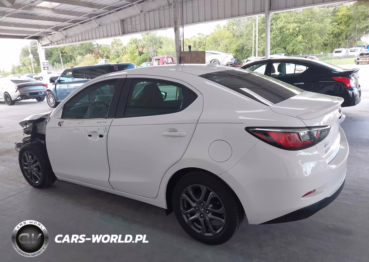 2019 Toyota Yaris Le VIN:3MYDLBYVXKY518647 - 15