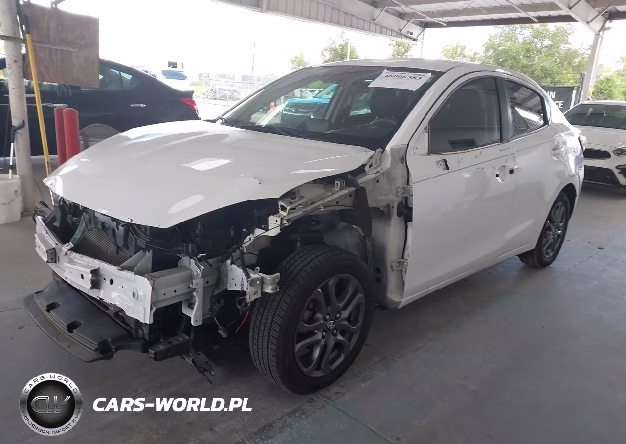 2019 Toyota Yaris Le VIN:3MYDLBYVXKY518647 - 2