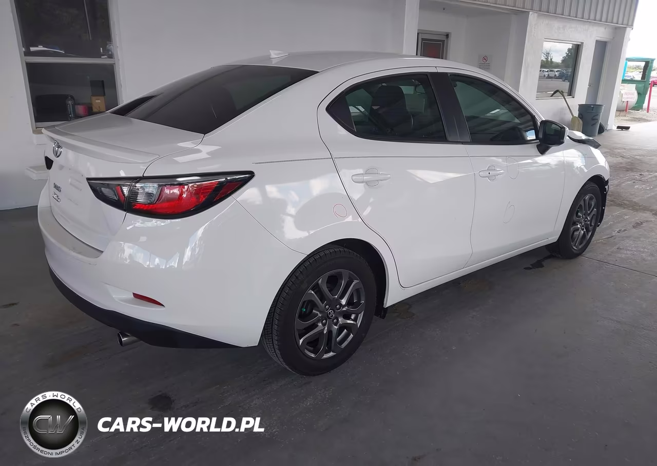 2019 Toyota Yaris Le VIN:3MYDLBYVXKY518647 - 4