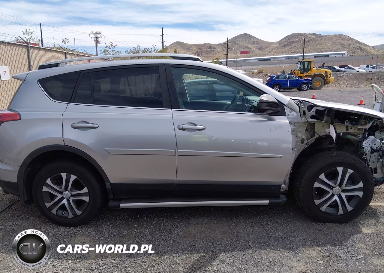 2018 Toyota Rav4 Le VIN:2T3BFREV1JW713728 - 14