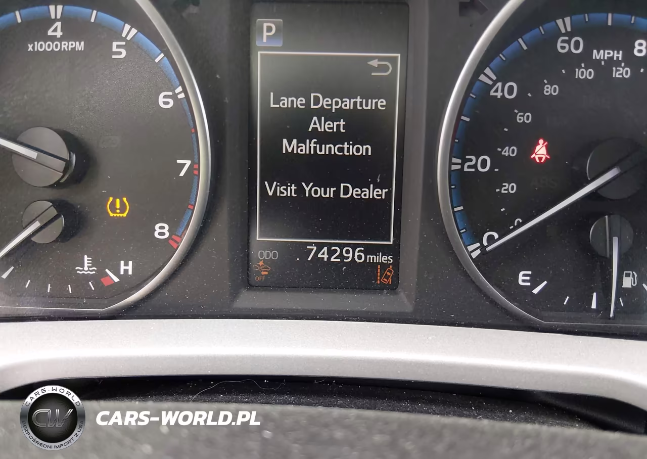 2018 Toyota Rav4 Le VIN:2T3BFREV1JW713728 - 16