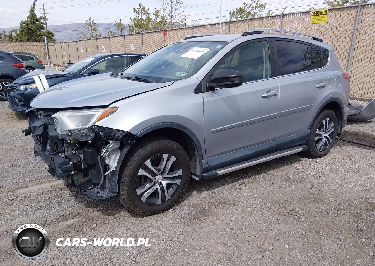 2018 Toyota Rav4 Le VIN:2T3BFREV1JW713728 - 2