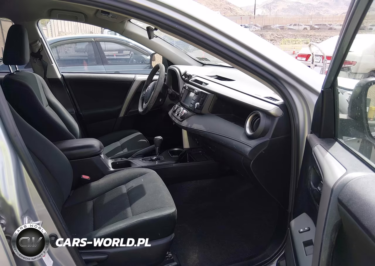 2018 Toyota Rav4 Le VIN:2T3BFREV1JW713728 - 5