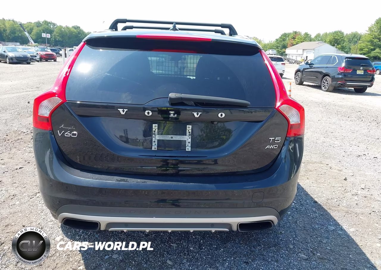 2015 Volvo V60 Cross Country T5 VIN:YV4612HK9F1001589 - 16