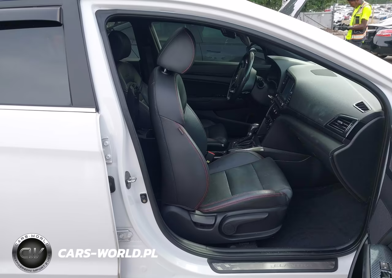 2018 Hyundai Elantra Sport VIN:KMHD04LB8JU536139 - 5